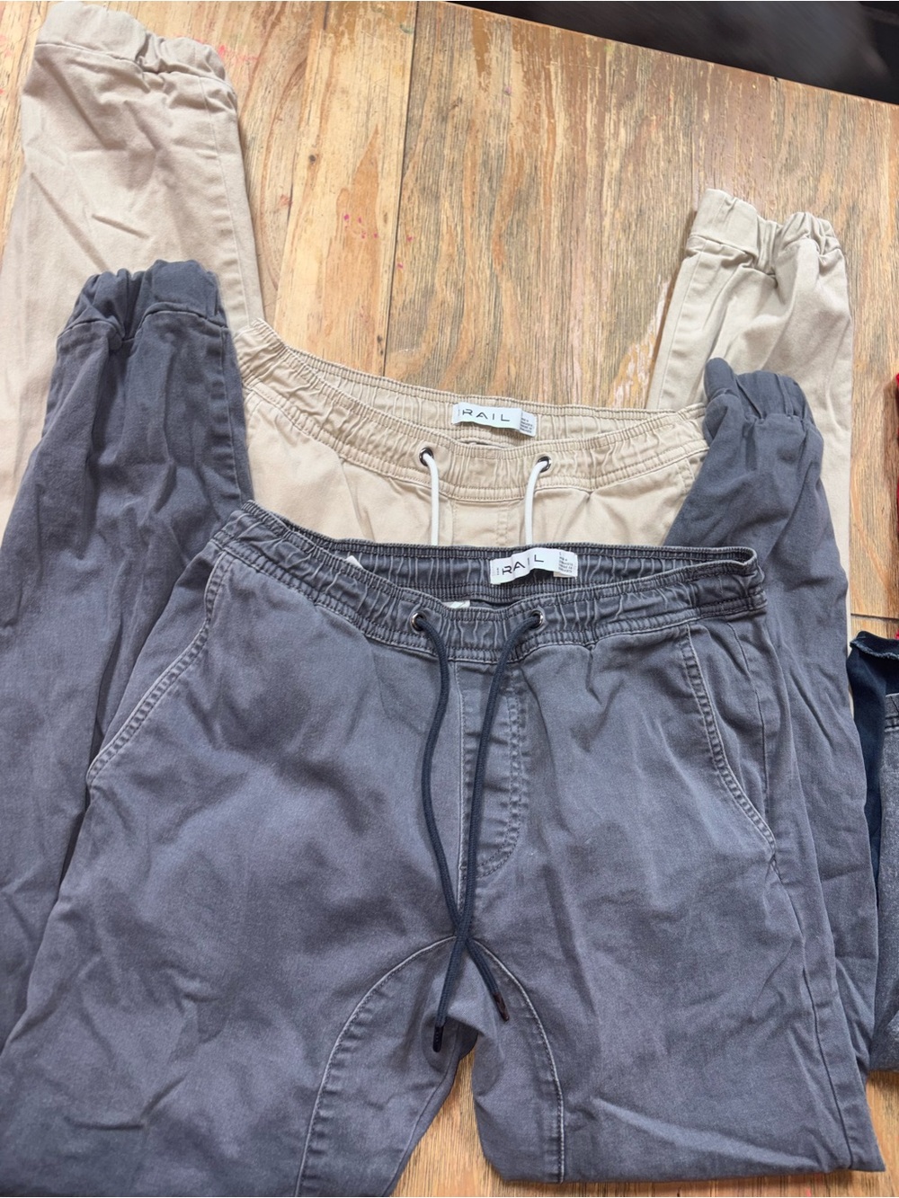 THE RAIL MENS  Elastic Waist Joggers in Charcoal and Beige (2)